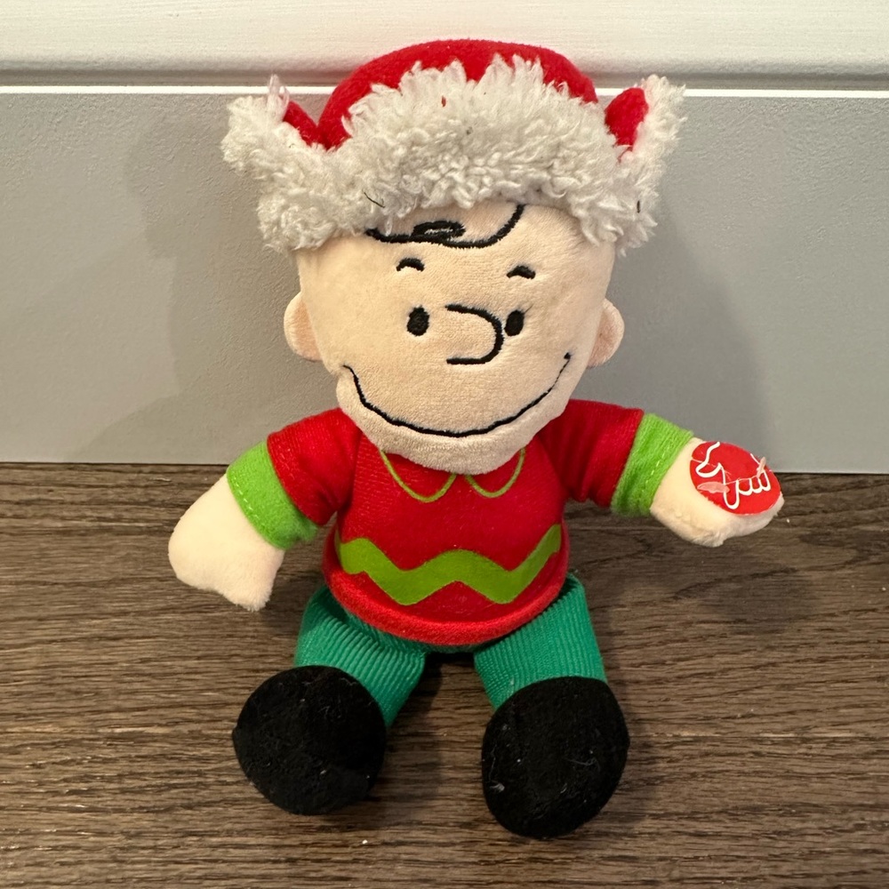 Charlie Brown Peanuts Gang Christmas Plush Musical Soft Doll Stuffed Toy 9"